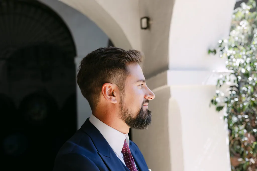 Perfil de Jose Miguel en uno de los patios de Bodegas Barbadillo
